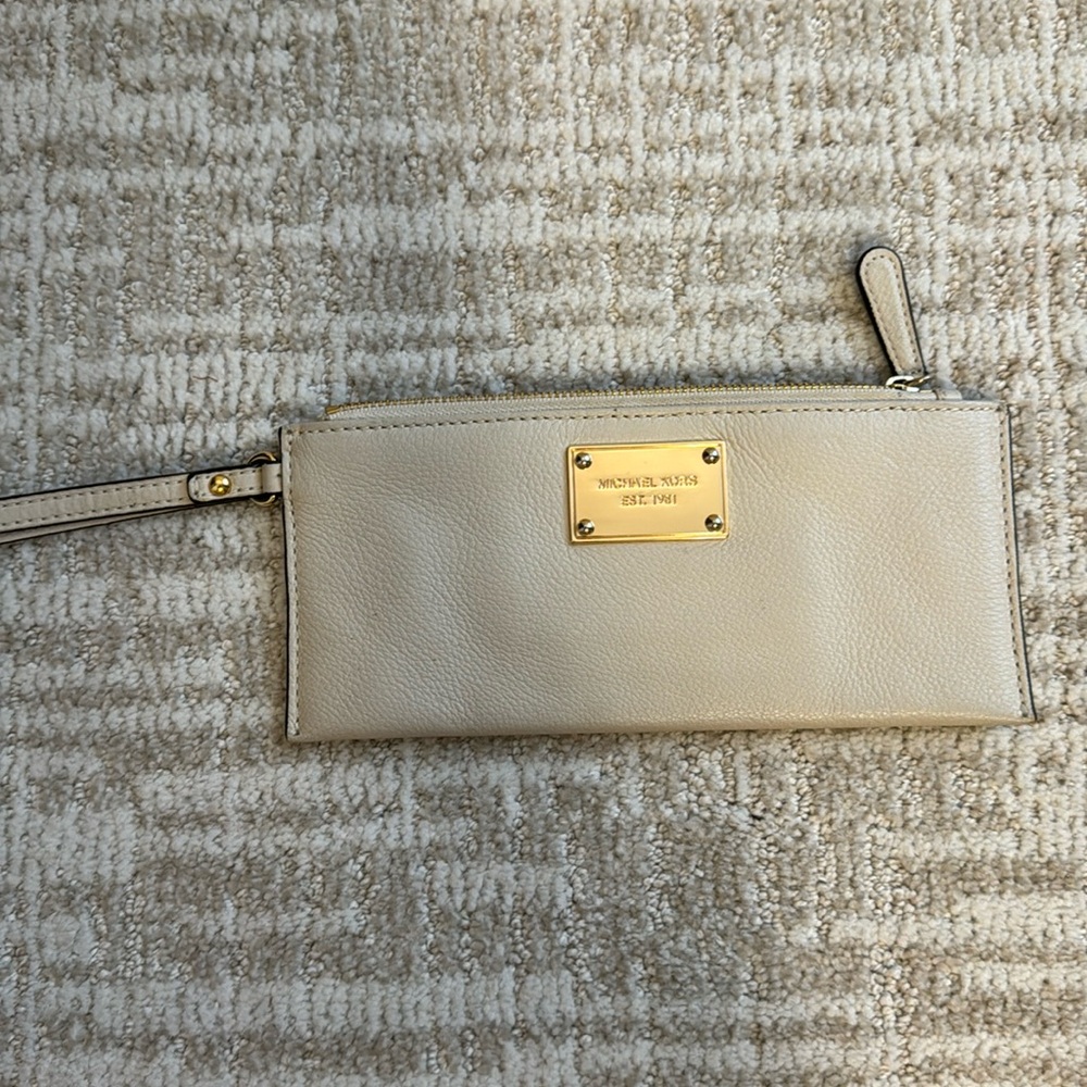 Michael Kors - wallet/wristlet - taupe/tan/cream and gold